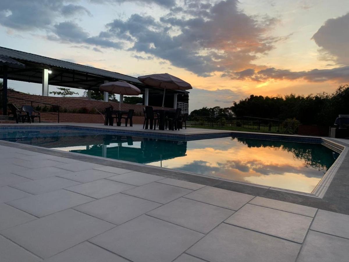 Finca Hotel El Saman De Alto Bonito Montenegro Exterior photo